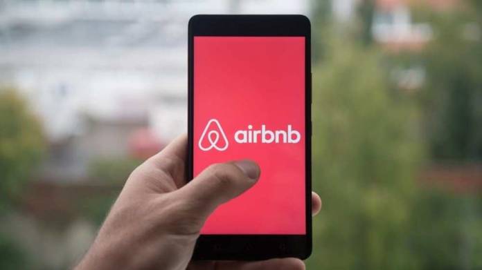 بلومبيرغ: Airbnb تعتزم جمع 3 مليارات دولار من خلال طرح عام