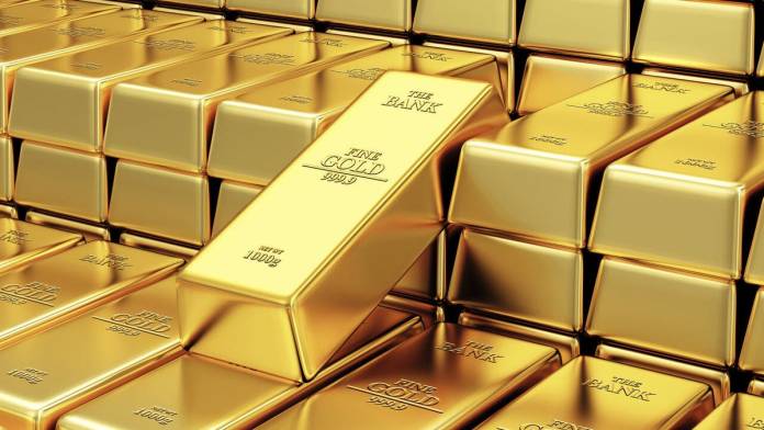 الذهب يرتفع.. وموجة إصابات جديدة تلقي بظلالها على تعافي الاقتصاد