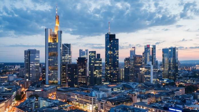 هل تكسب فرانكفورت رهانها وتصبح المركز المالي الأول؟